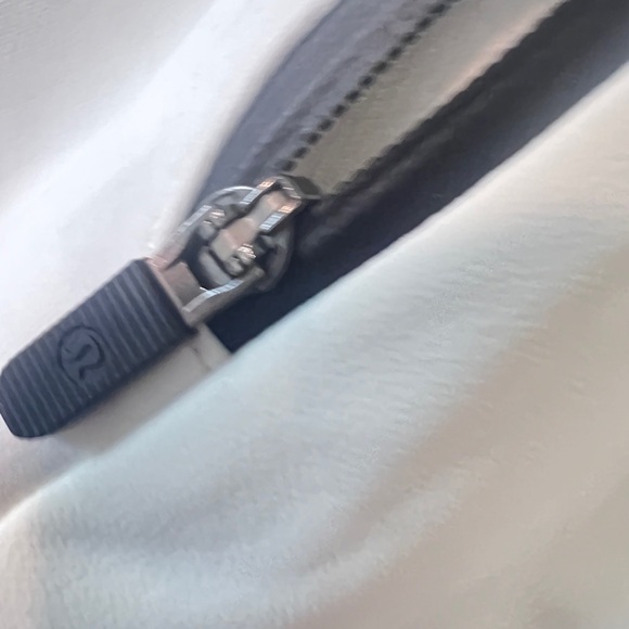 Mist Over Windbreaker - Picture 6 of 8